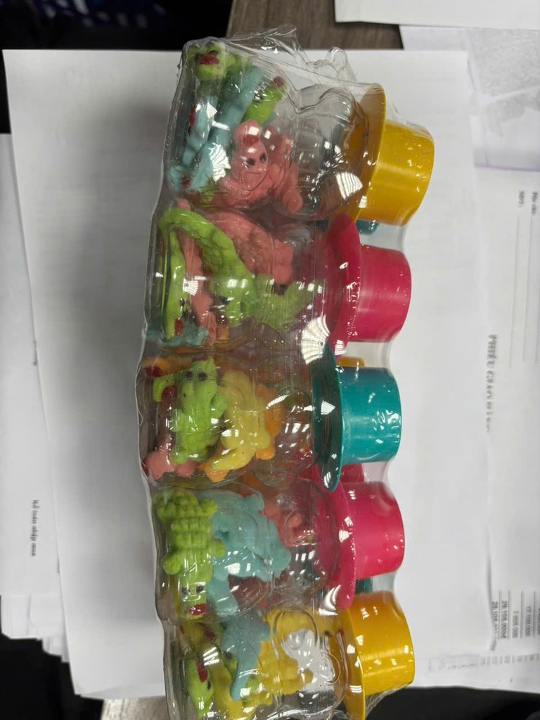 Kẹo Dẻo Gấu Hình Cá Sấu ( Cọc/10 lọ ) Date 03/2027