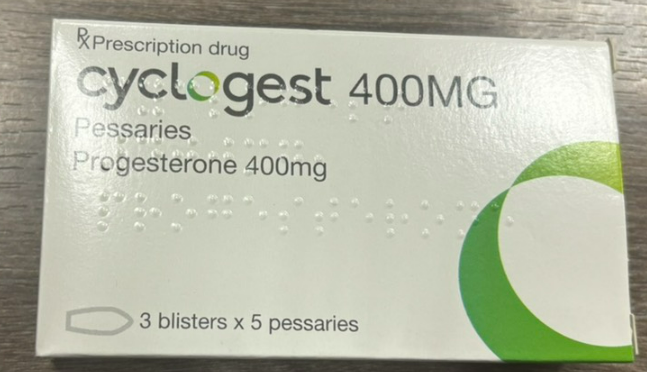 Cyclogest Progesterone 400mg viên đặt UK (H/15v) (Mẫu mới màu xanh) 