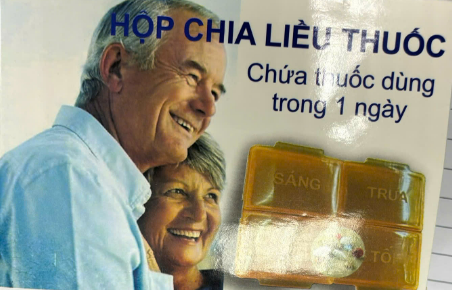 [T05361] Hộp nhựa đựng chia liều thuốc sáng trưa chiều tối